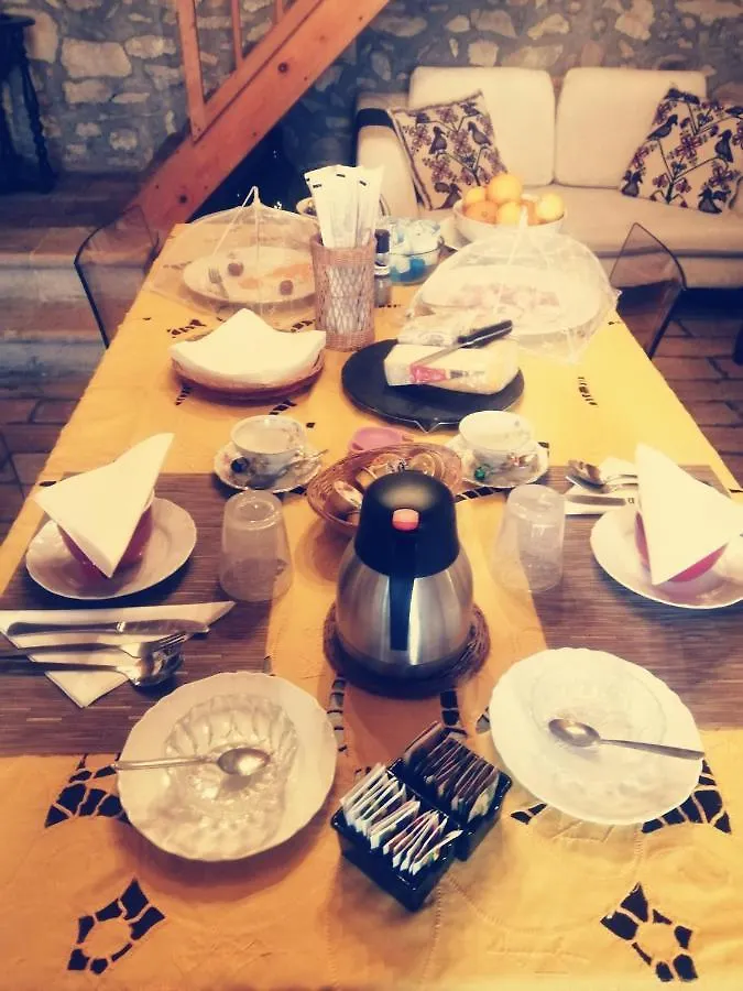 Alojamento de Acomodação e Pequeno-almoço La Casa Di Marla Acomodação com café da manhã Sirmione Itália